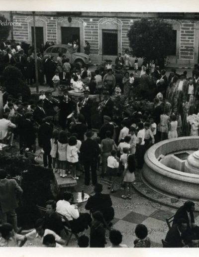 Actuación de la Banda Municipal de Música en la plaza, en el año 1965